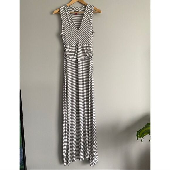Vince Camuto Sleeveless Grey Striped Jersey Maxi Dress - Picture 2 of 11